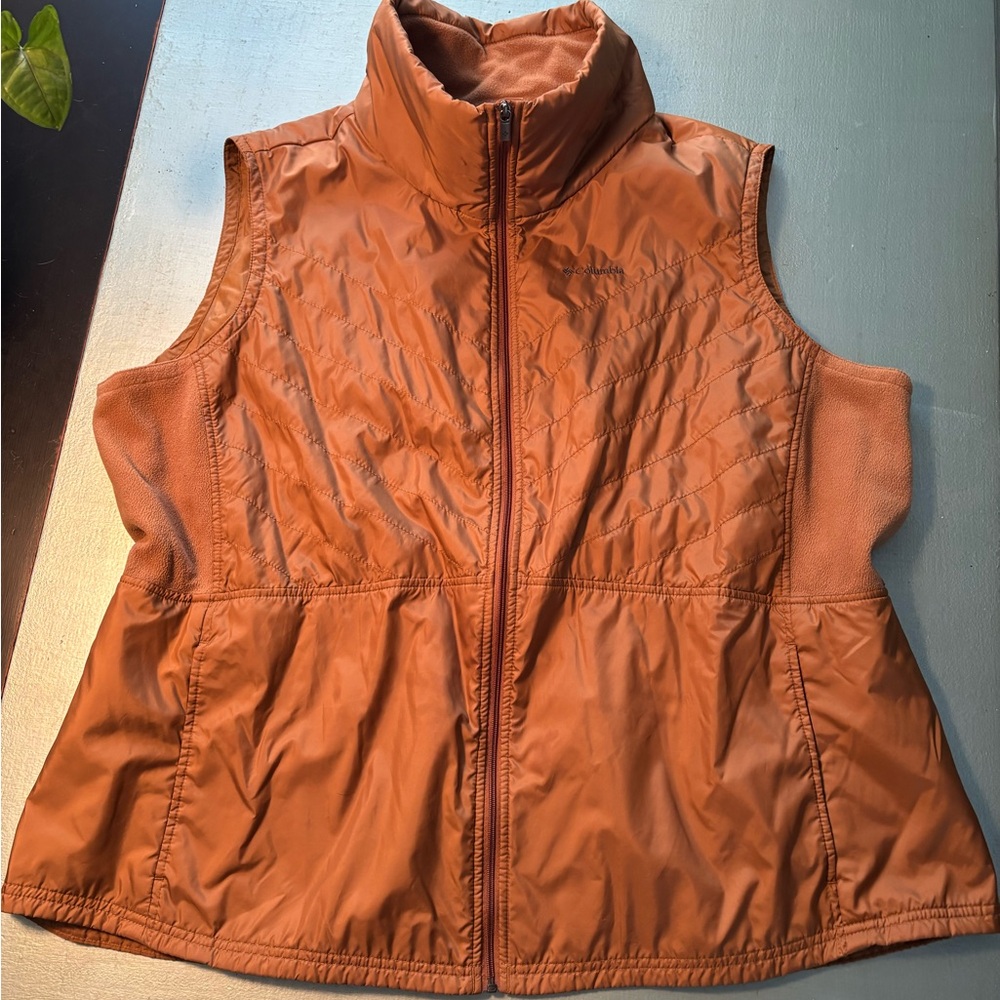 Columbia Gold Sleeveless Plus Size Quilted Vest